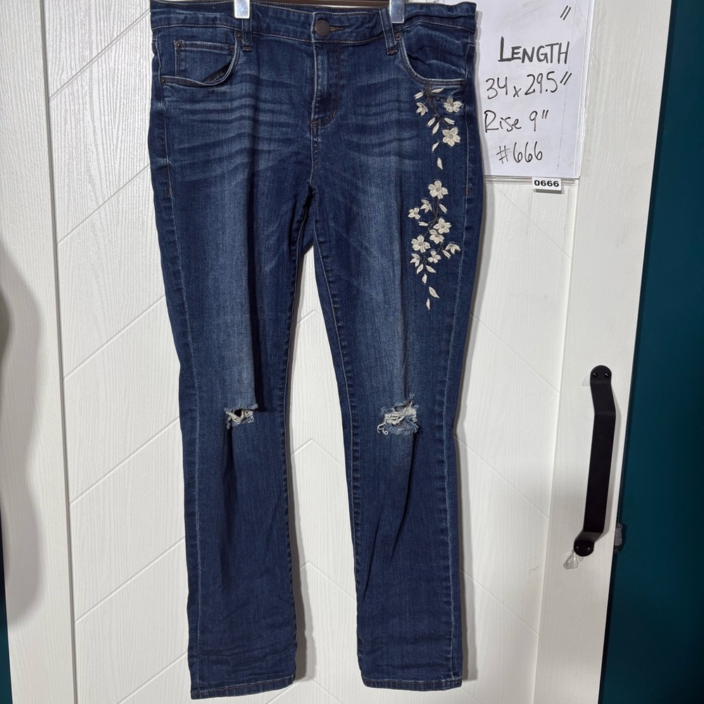 STS Blue Floral Embroidered Distressed Skinny Jeans Blue Denim Mid‎ Rise Size 34